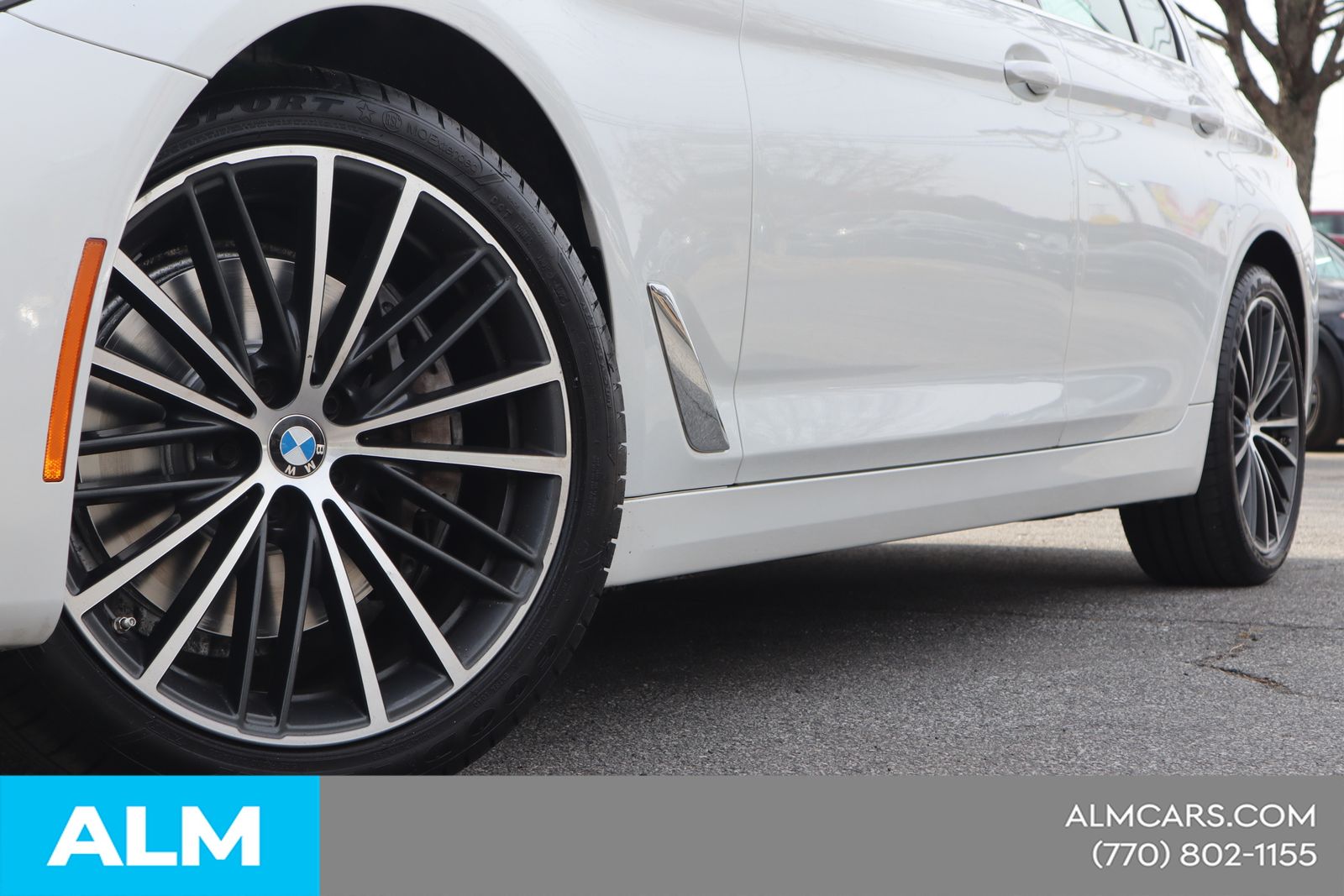 Used 2023 White BMW 540i xDrive image 2