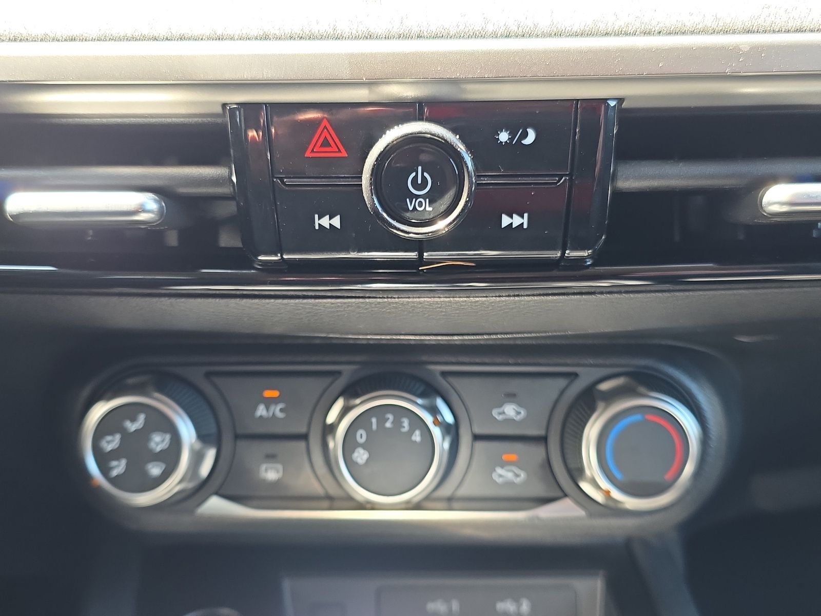 Used 2025 White Nissan SV image 19