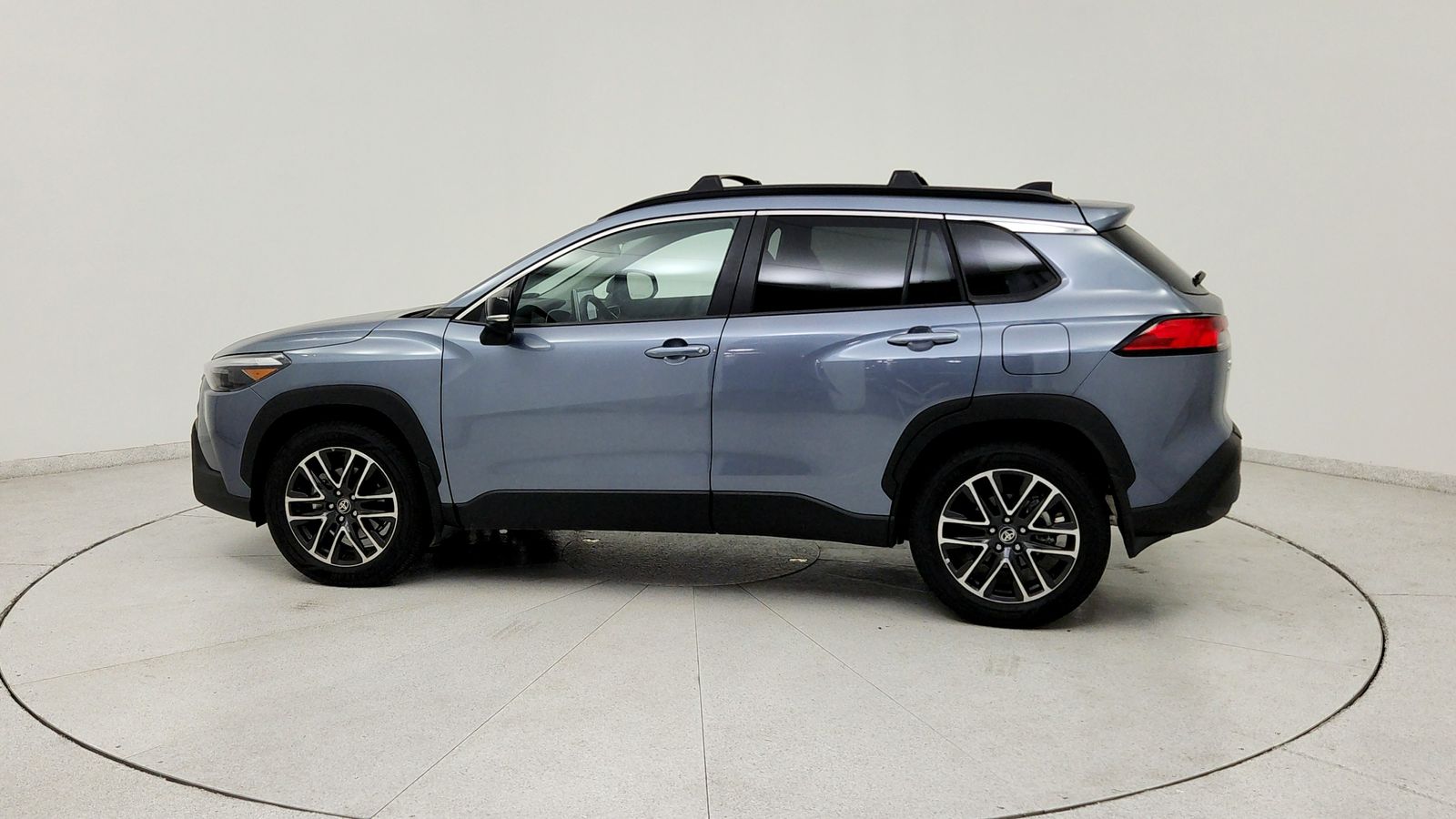 Used 2026  Toyota XLE image 4
