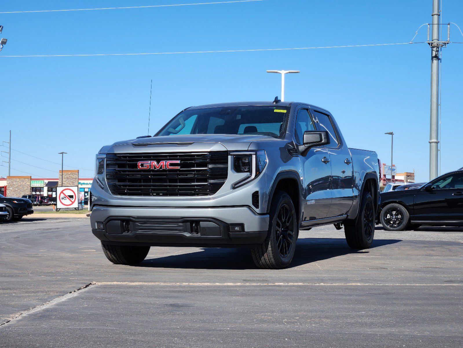 2025 GMC Sierra 1500 Elevation 2