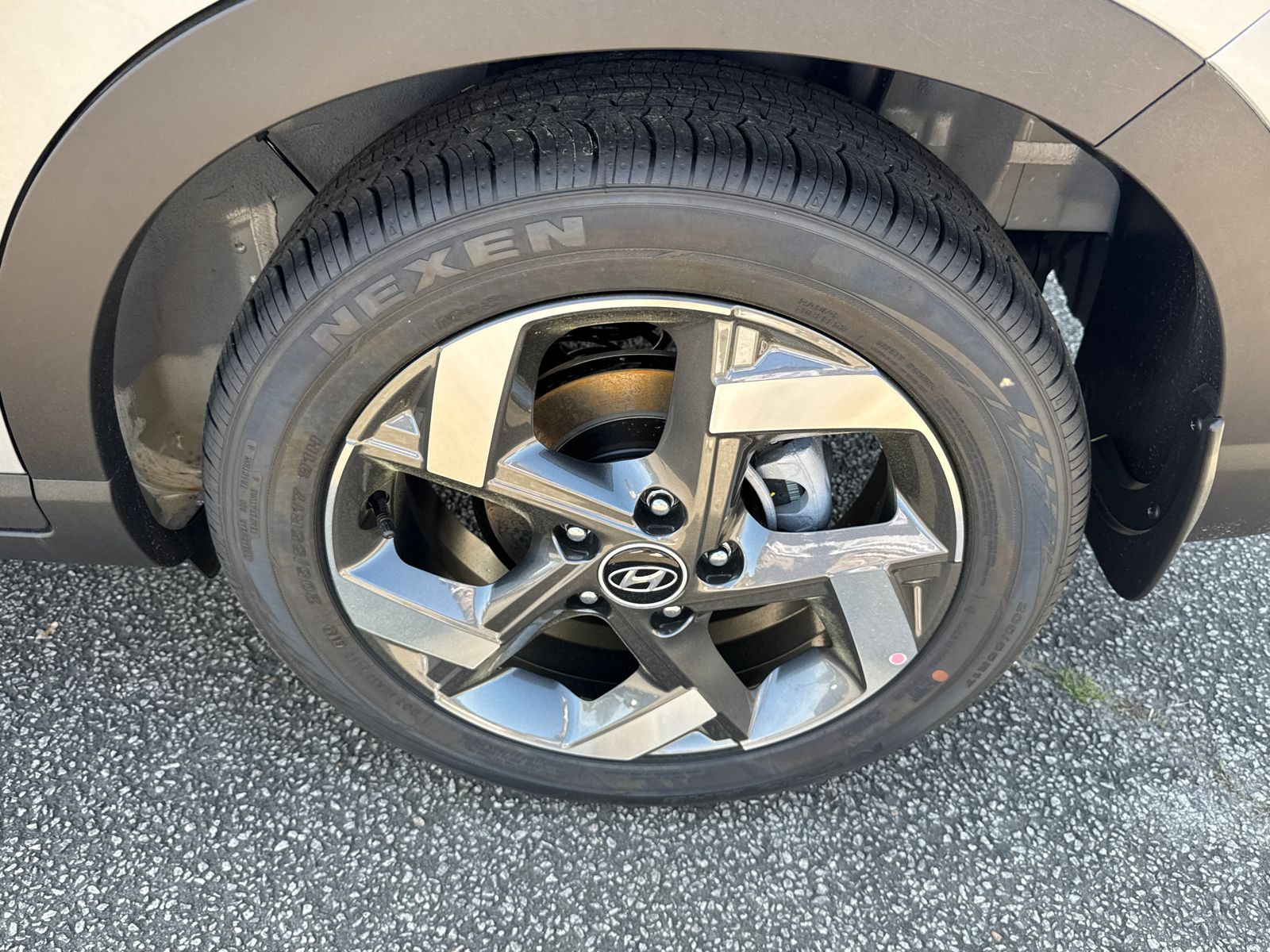 New 2026 Shimmering Silver HYUNDAI SEL image 20