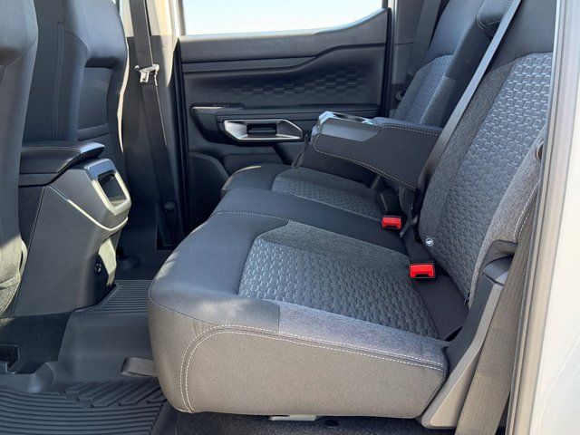 New 2025 Oxford White Ford XLT image 13
