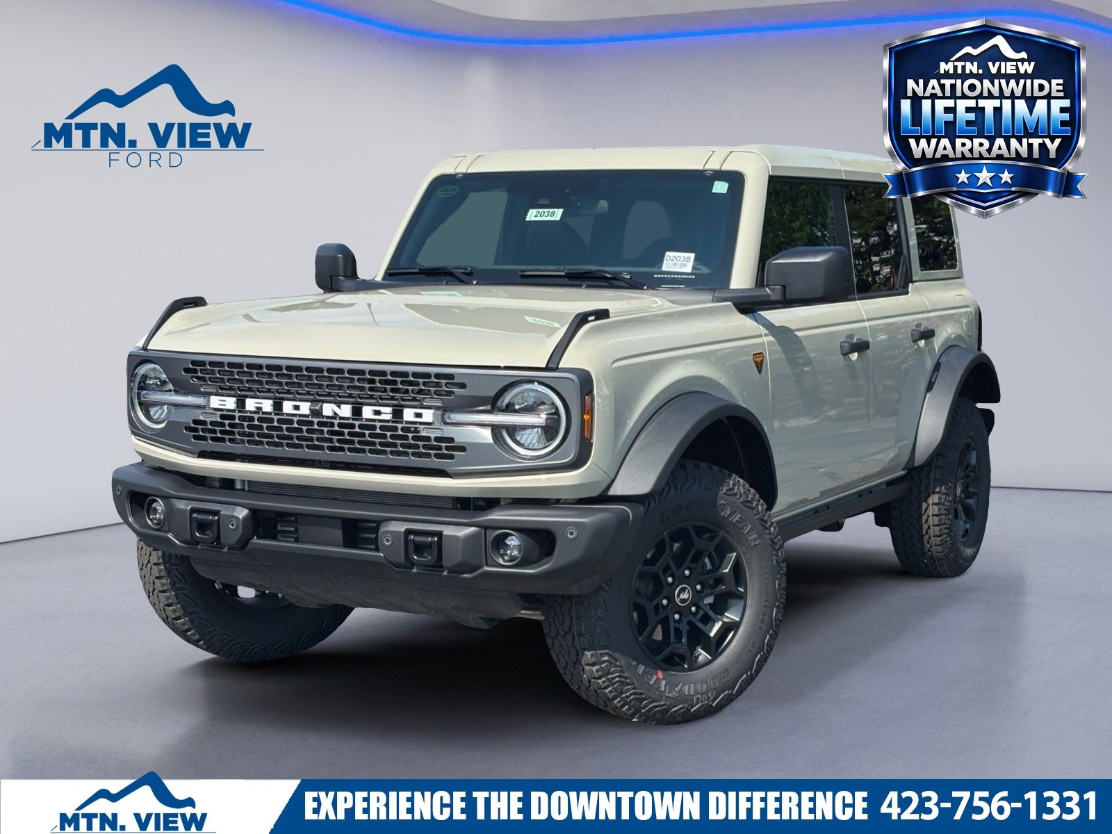 Desert Sand 2026 Ford Bronco SUV / Crossover Four-Wheel Drive Automatic