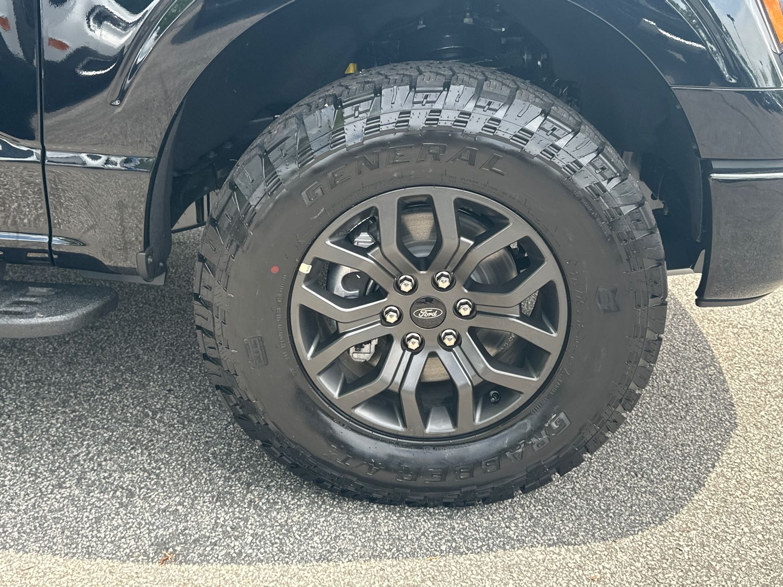 New 2026 Agate Black Metallic Ford Tremor® image 12