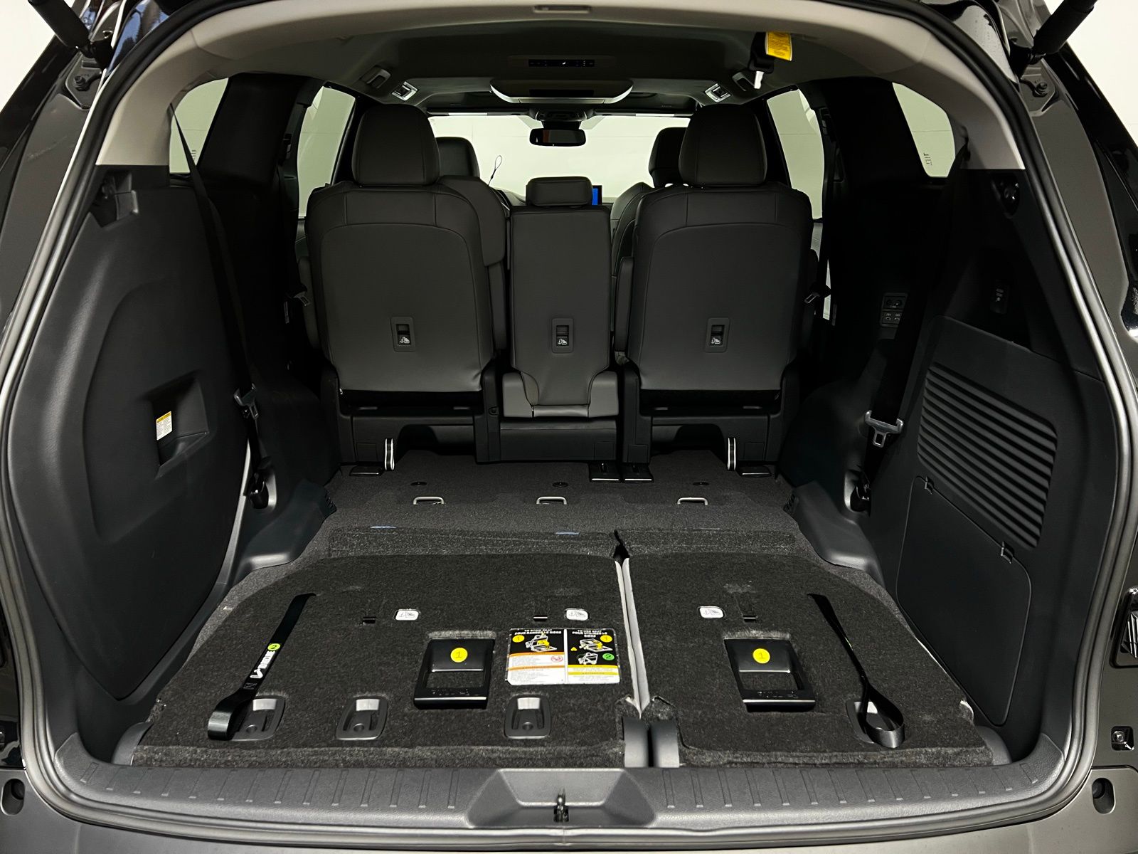 Thumbnail: 2026 Toyota Sienna - 25