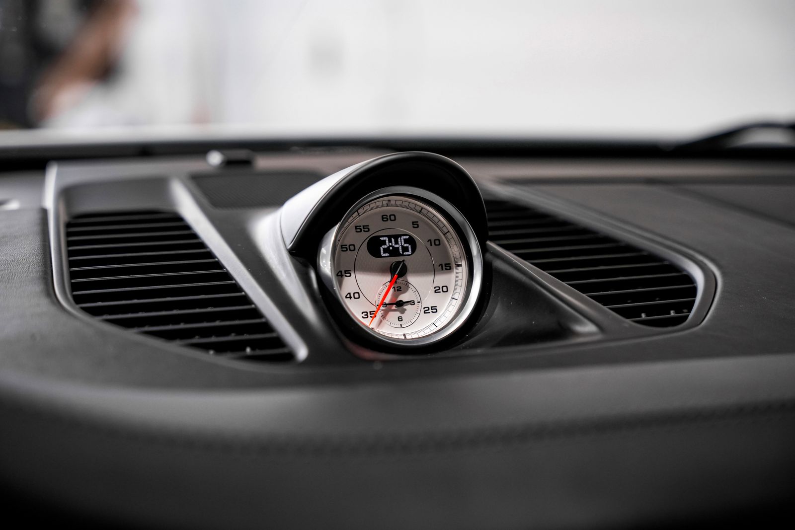 2018 Porsche 911 Turbo S — photo 13