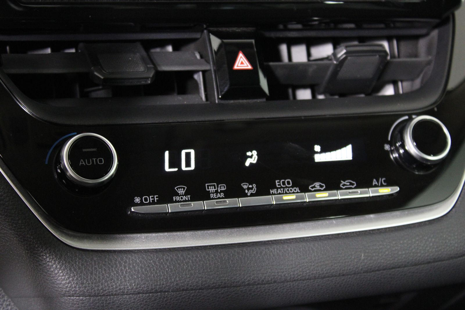 Used 2021  Toyota LE image 23