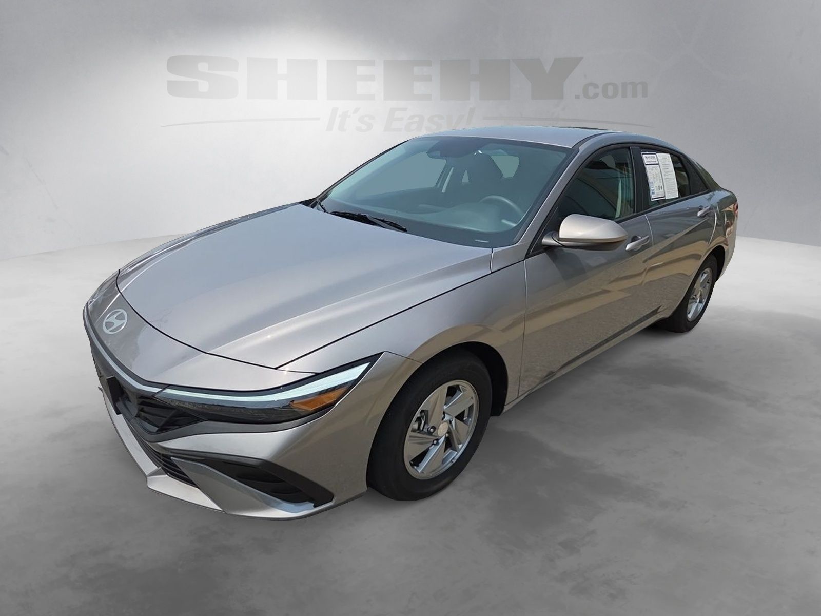 Used 2025  Hyundai SE image 13