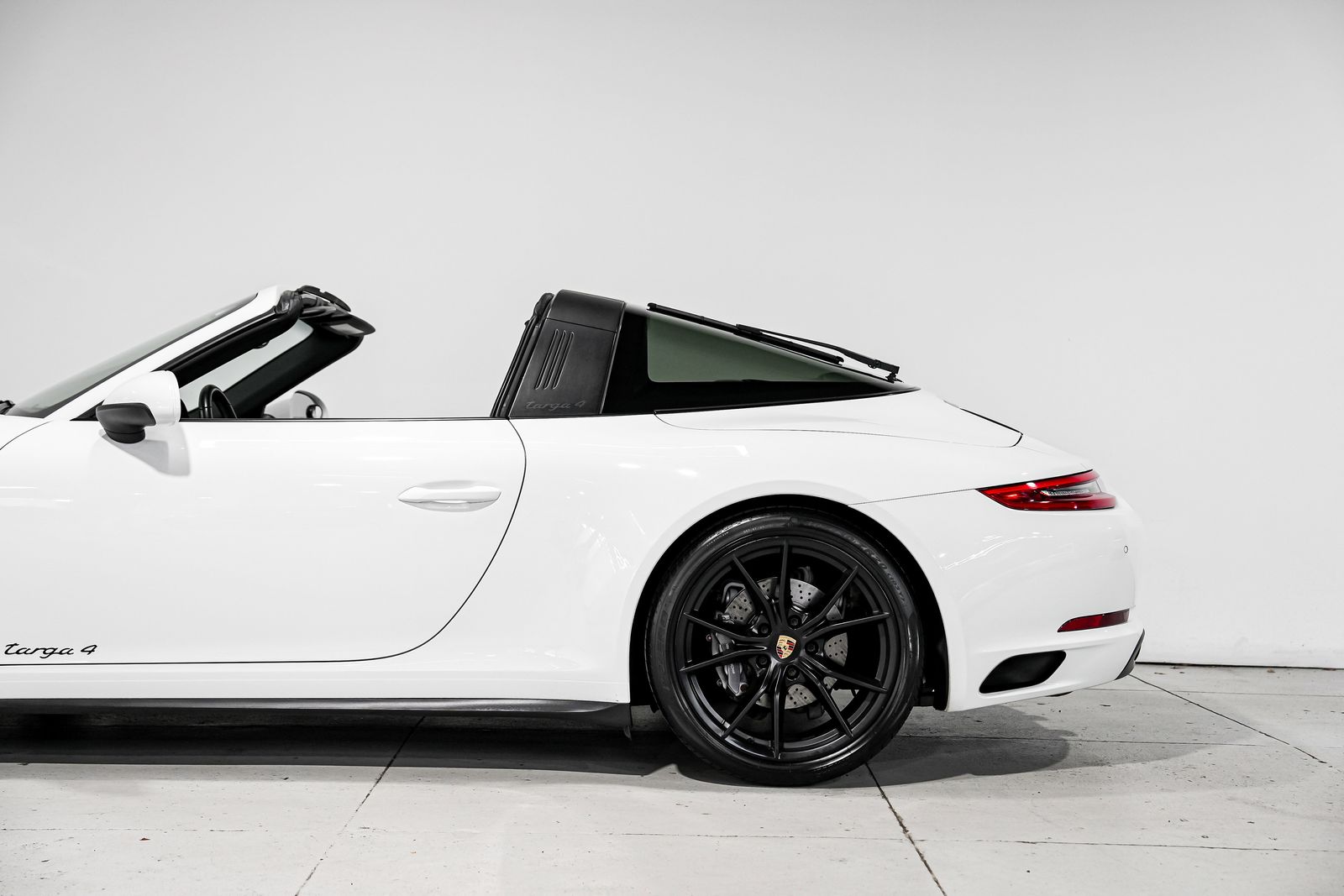2017 Porsche 911 Targa 4 — photo 49