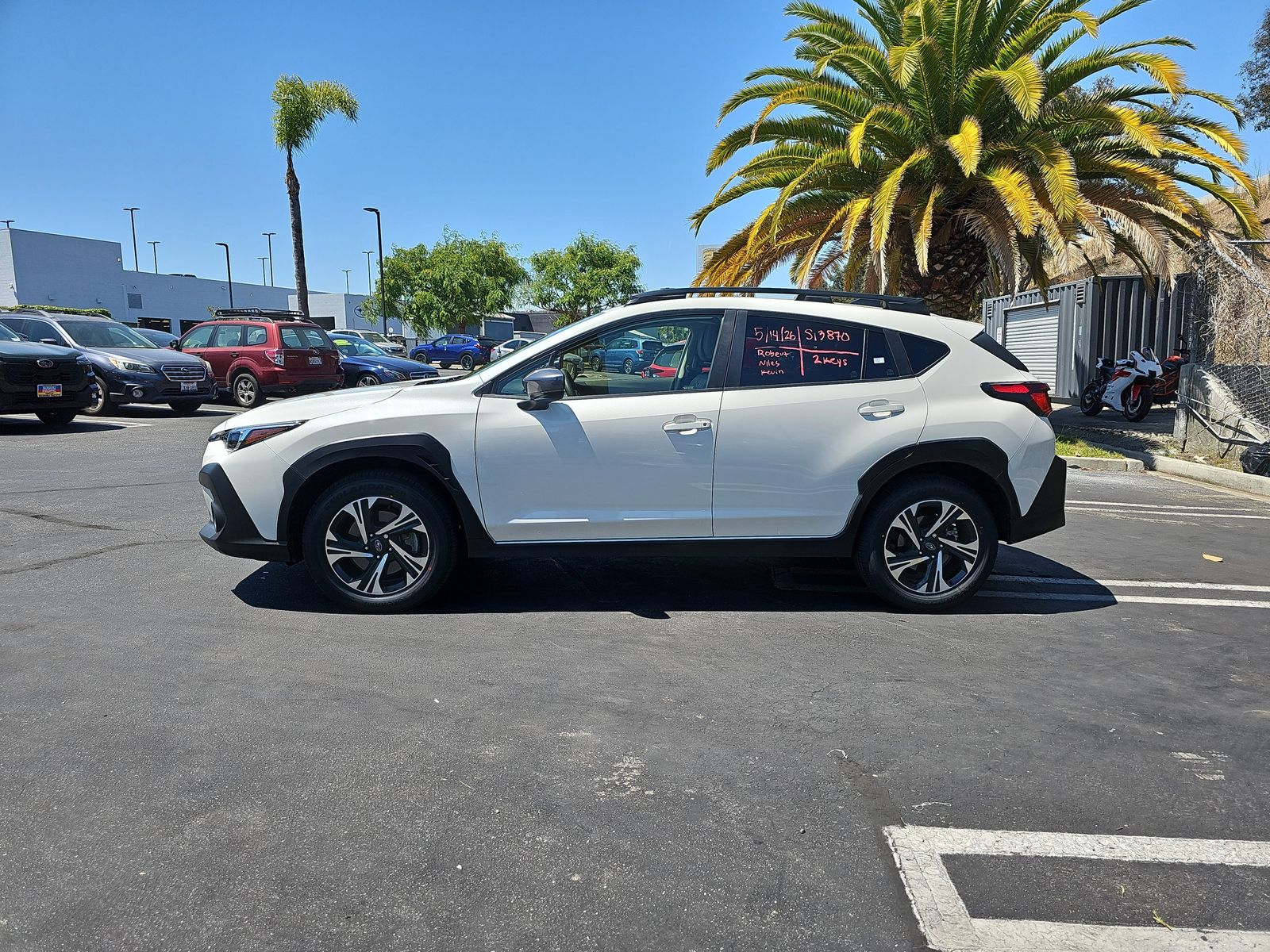 View vehicle photo 4
