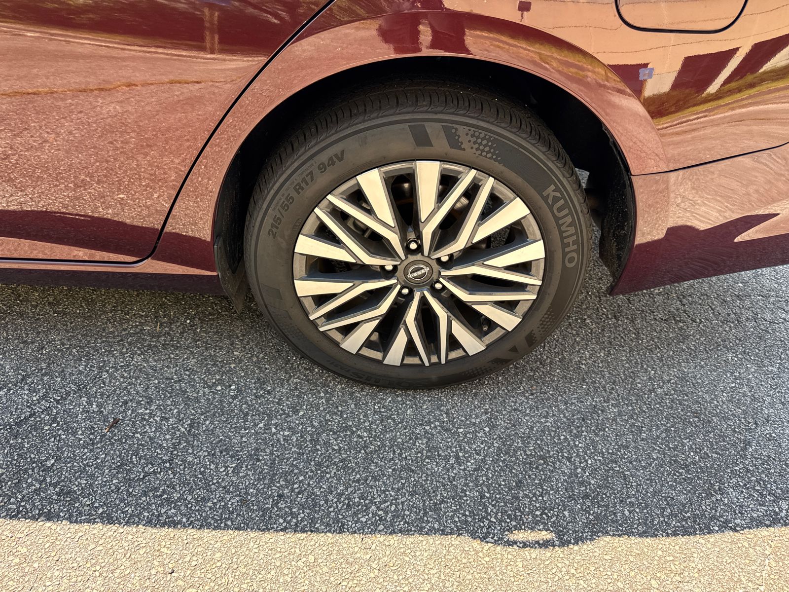 Used 2024 Red Nissan 2.5 SV image 18