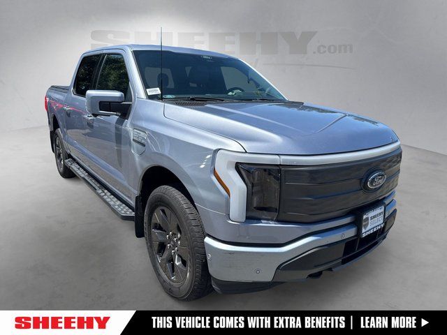 2022 Ford F-150 Lariat 4x4 SuperCrew 5-1/2 Box's photo