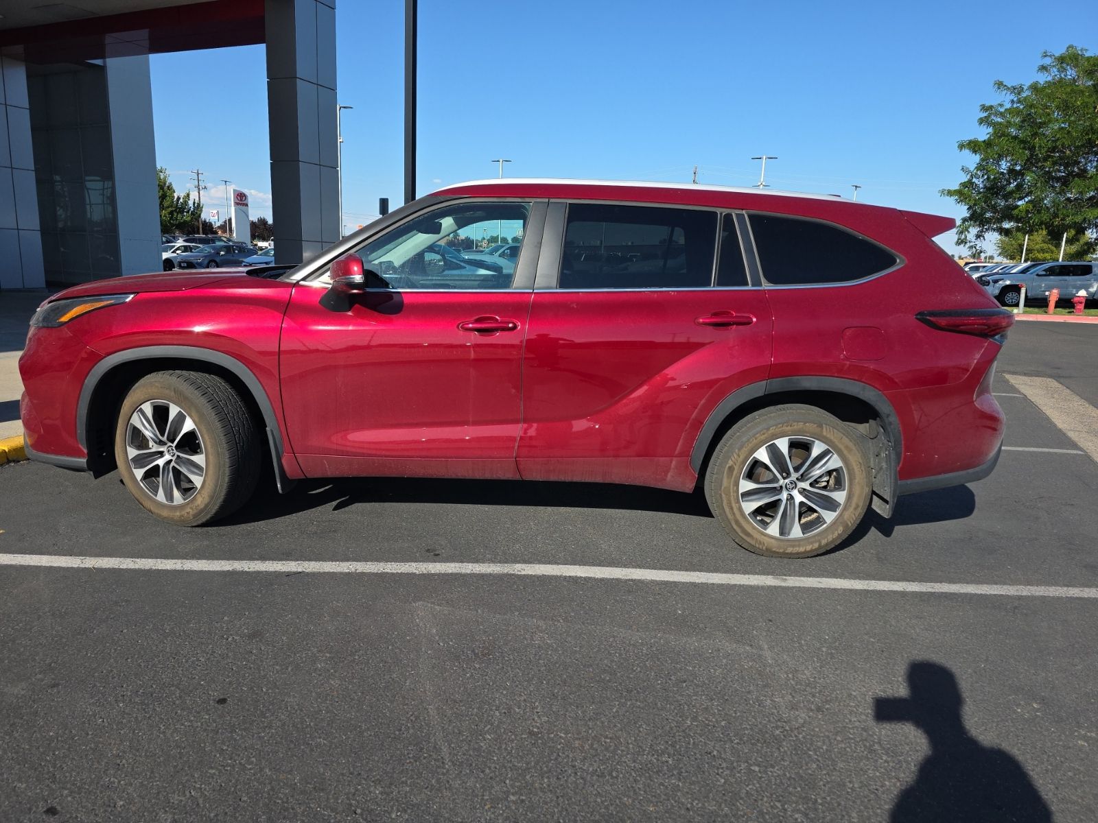 Pearl 2023 Toyota Highlander SUV / Crossover All-Wheel Drive 8-Speed Automatic