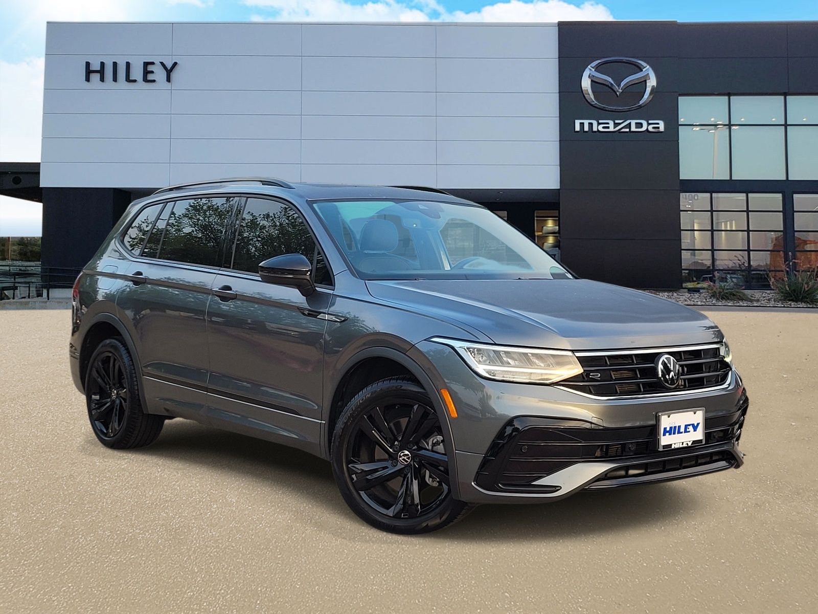2023 Volkswagen Tiguan 2.0T SE R-Line Black