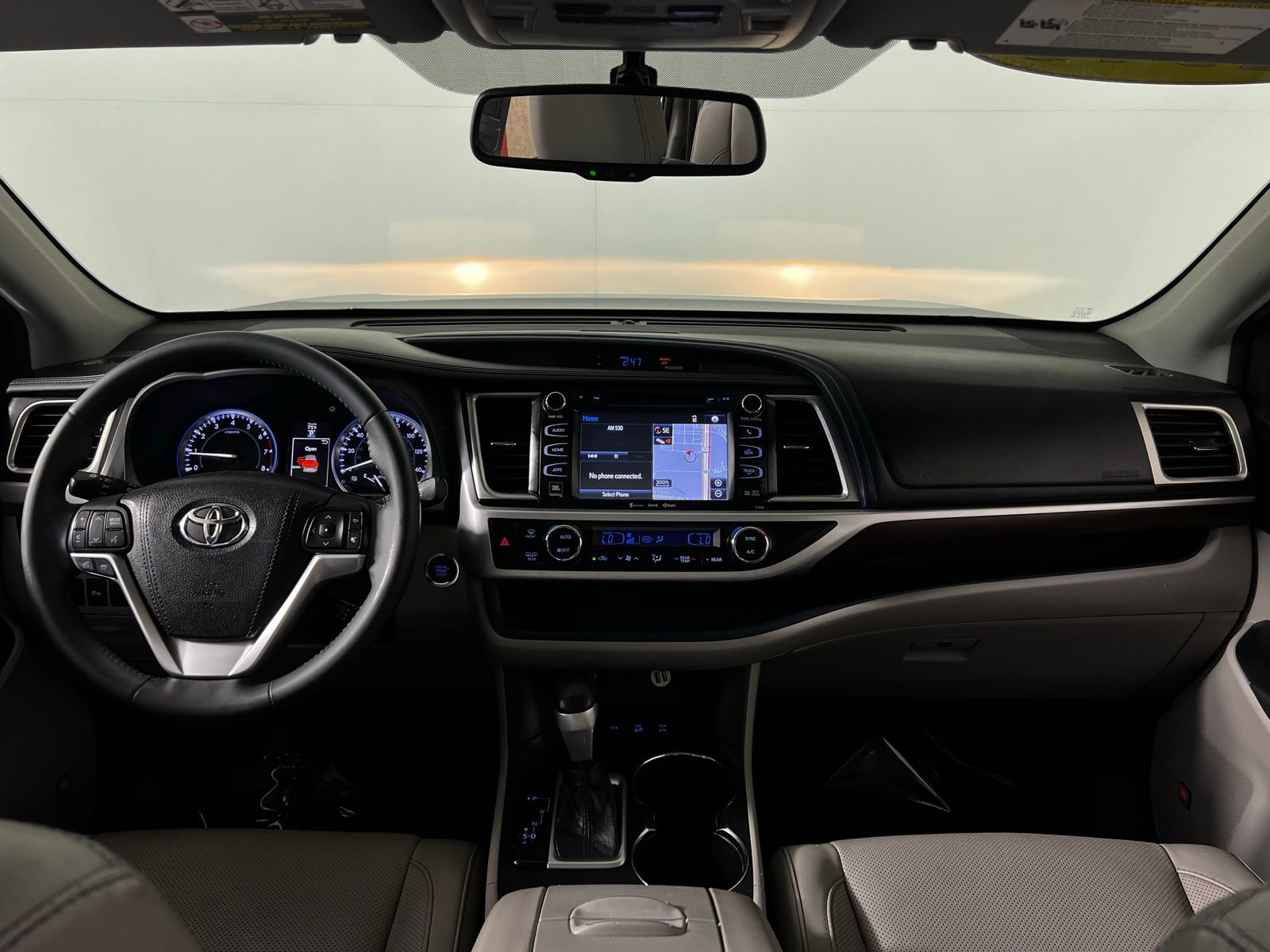 2016 Toyota Highlander Limited 29