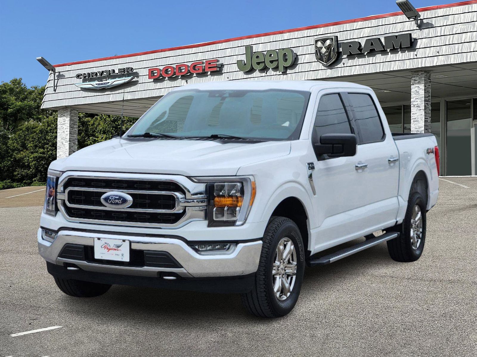 2021 Ford F-150 XLT 2