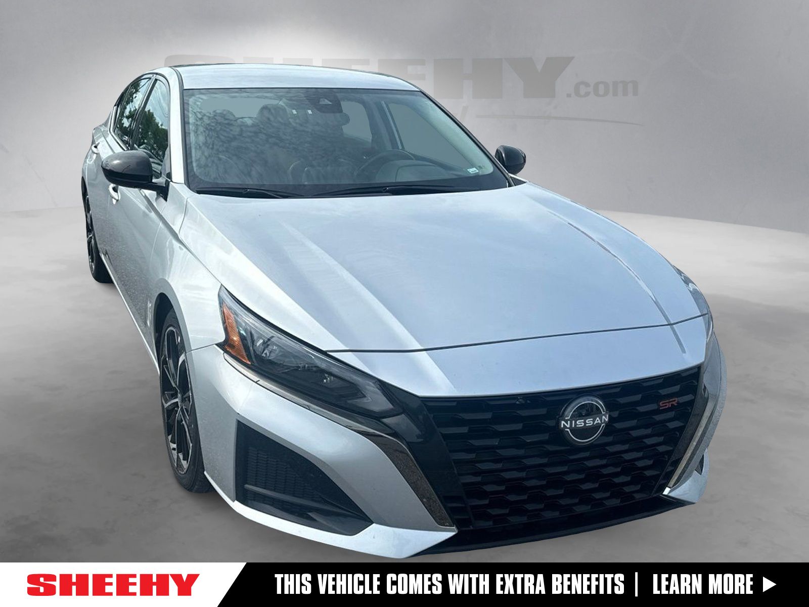 Brilliant Silver Metallic 2024 Nissan Altima Sedan Front-Wheel Drive Continuously Variable Transmission