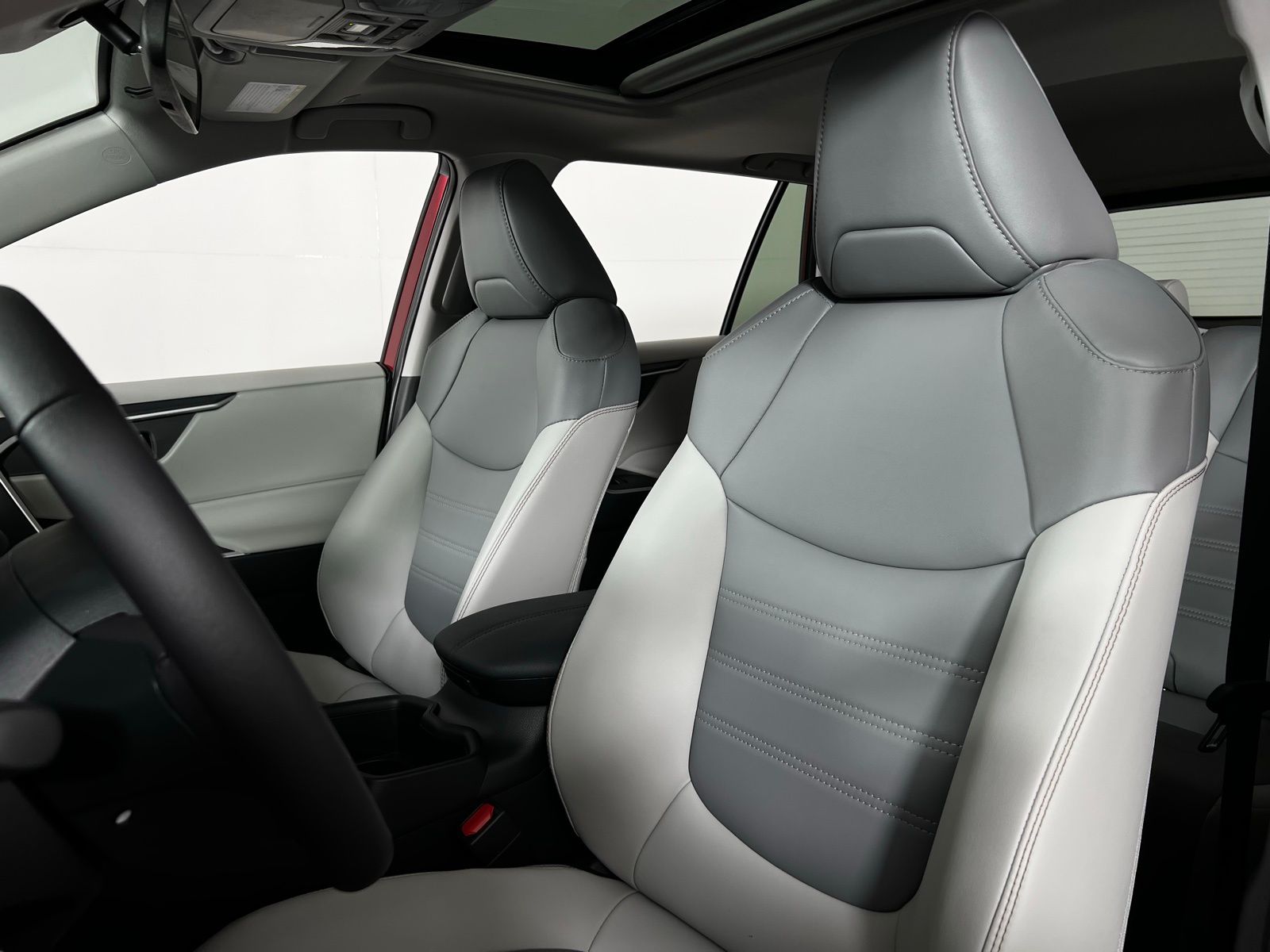 2025 Toyota RAV4 XLE Premium 10