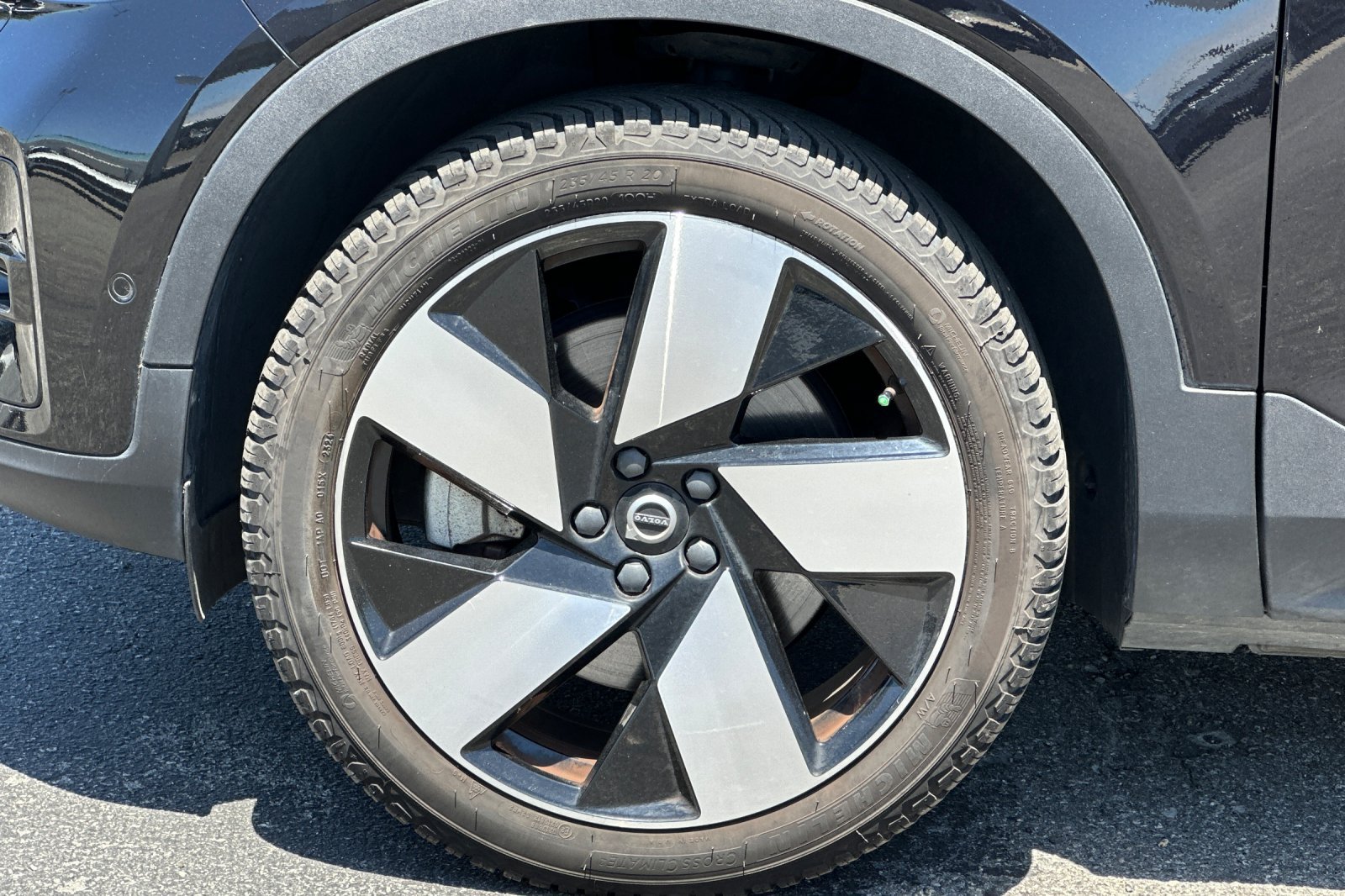 2023 Volvo XC40