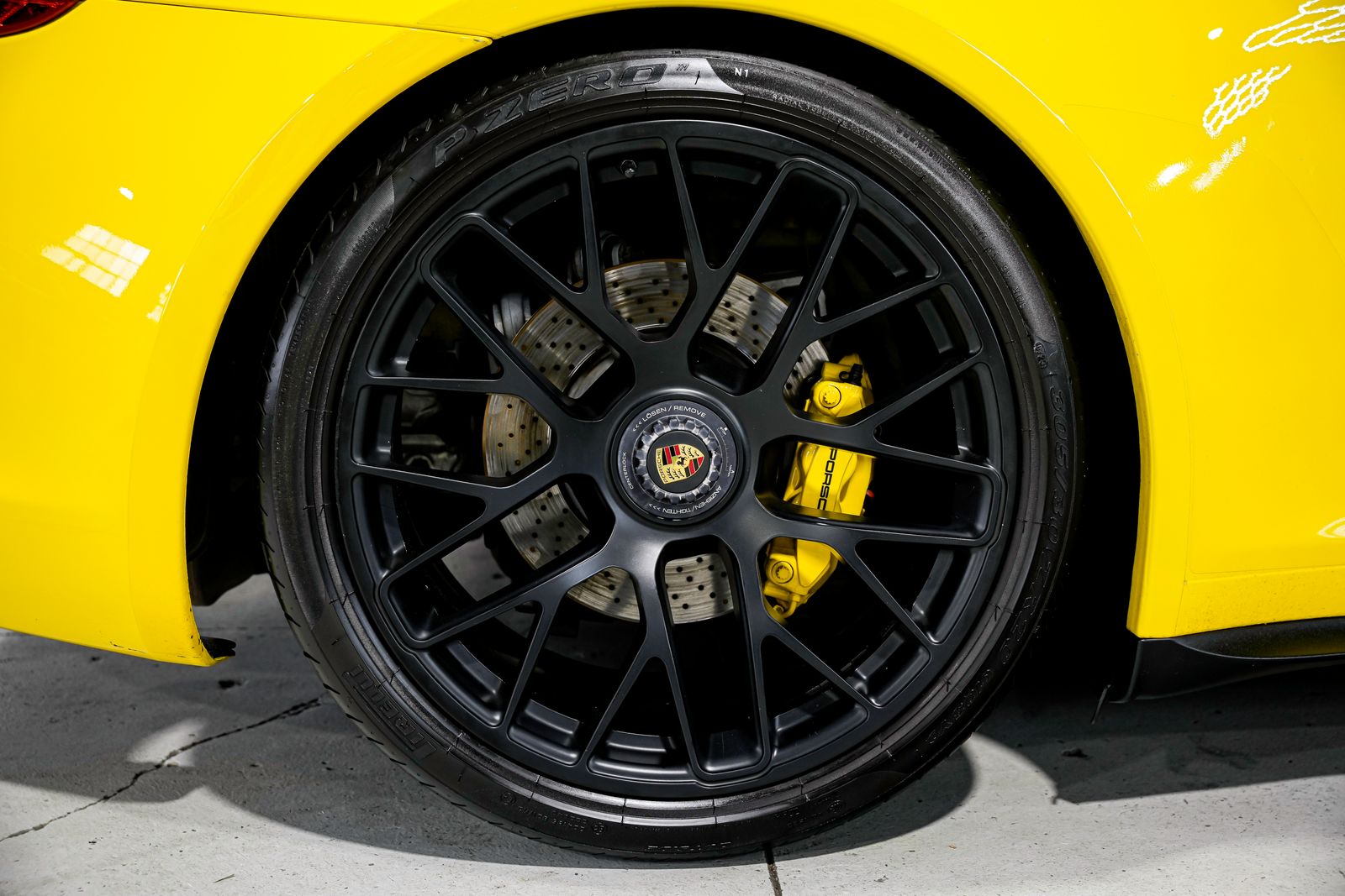 2015 Porsche 911 Carrera GTS — photo 48
