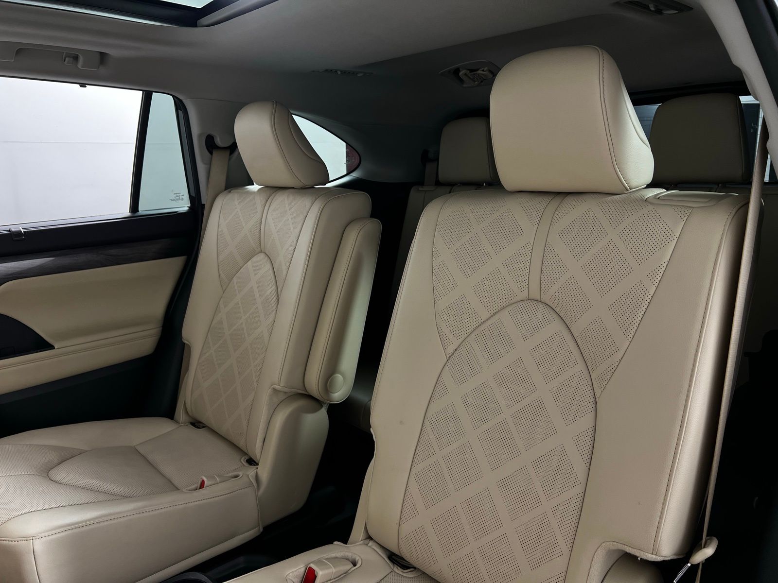 Thumbnail: 2024 Toyota Highlander - 25