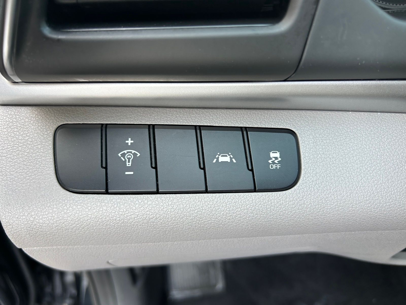 Used Car 2020 Hyundai Elantra  Se For Sale Under $15,000 In Austin, Texas