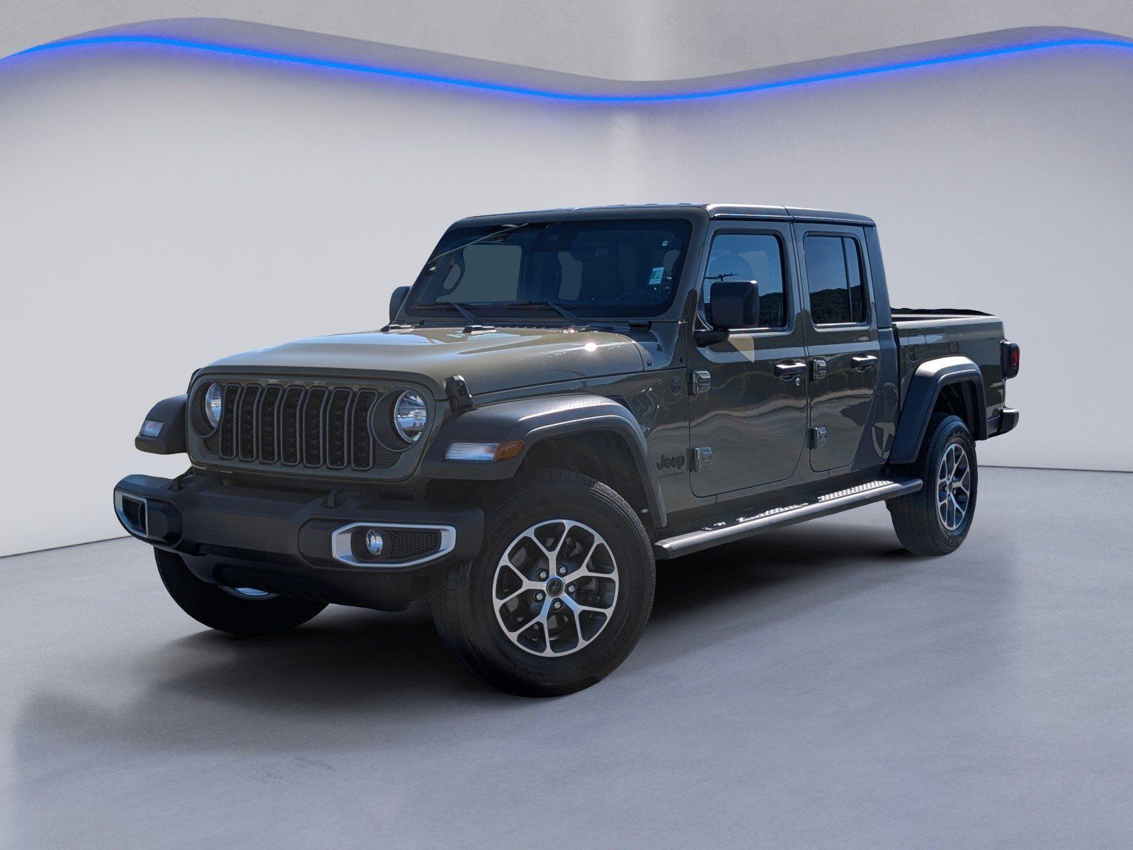 View vehicle photo 2