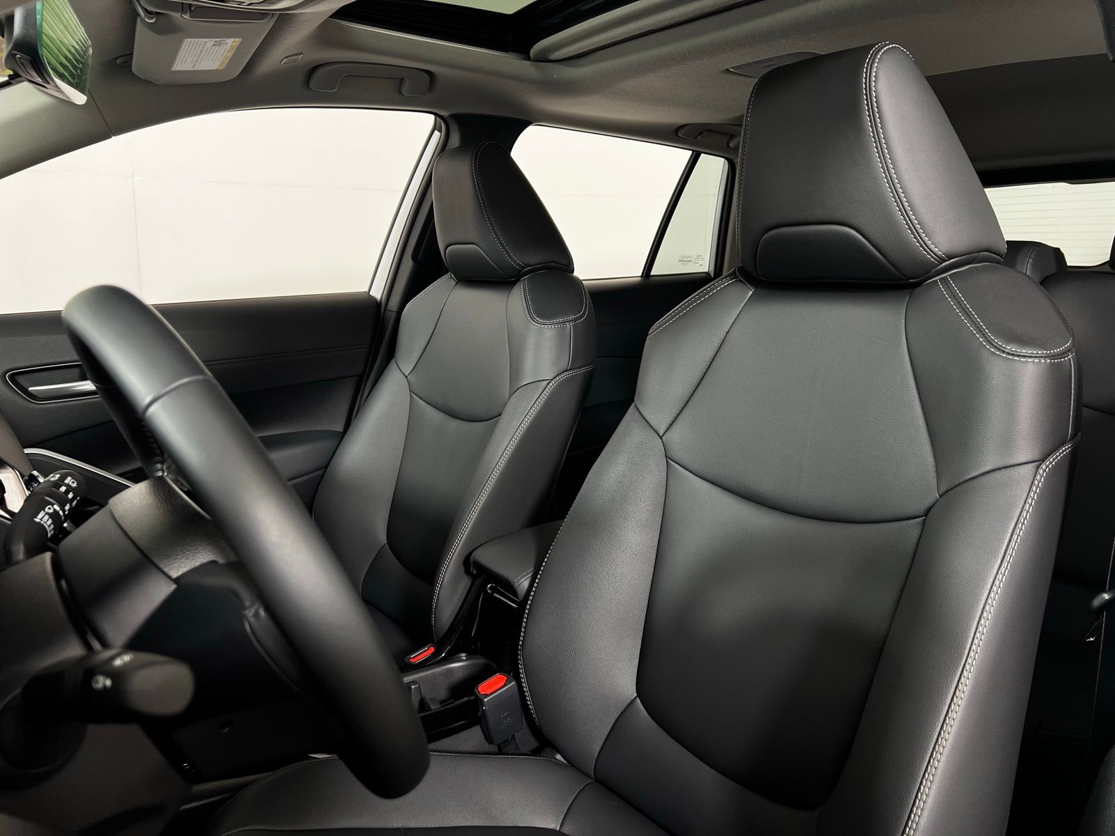 2025 Toyota Corolla Cross XLE 13