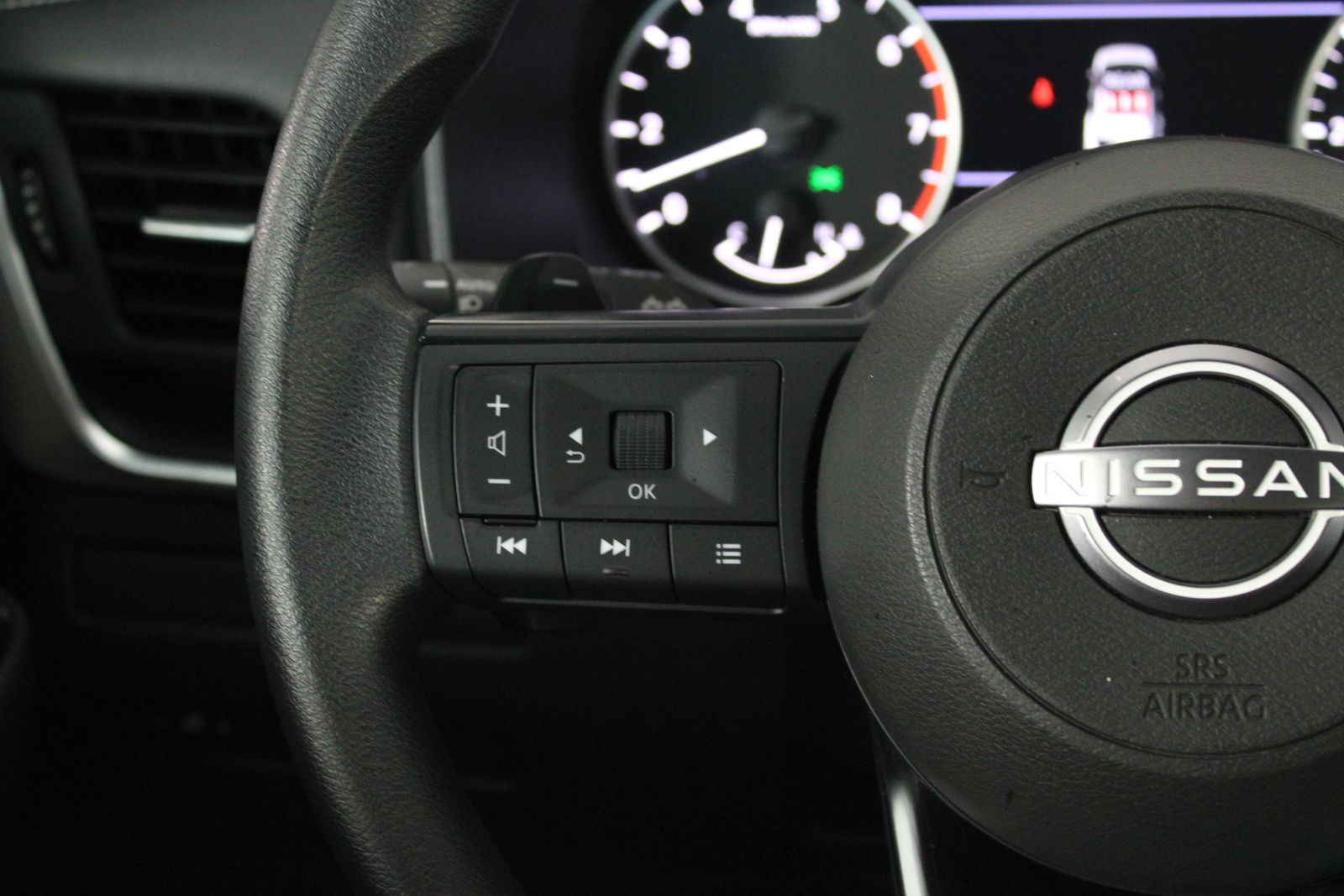 Used 2023 Gray Nissan S image 28