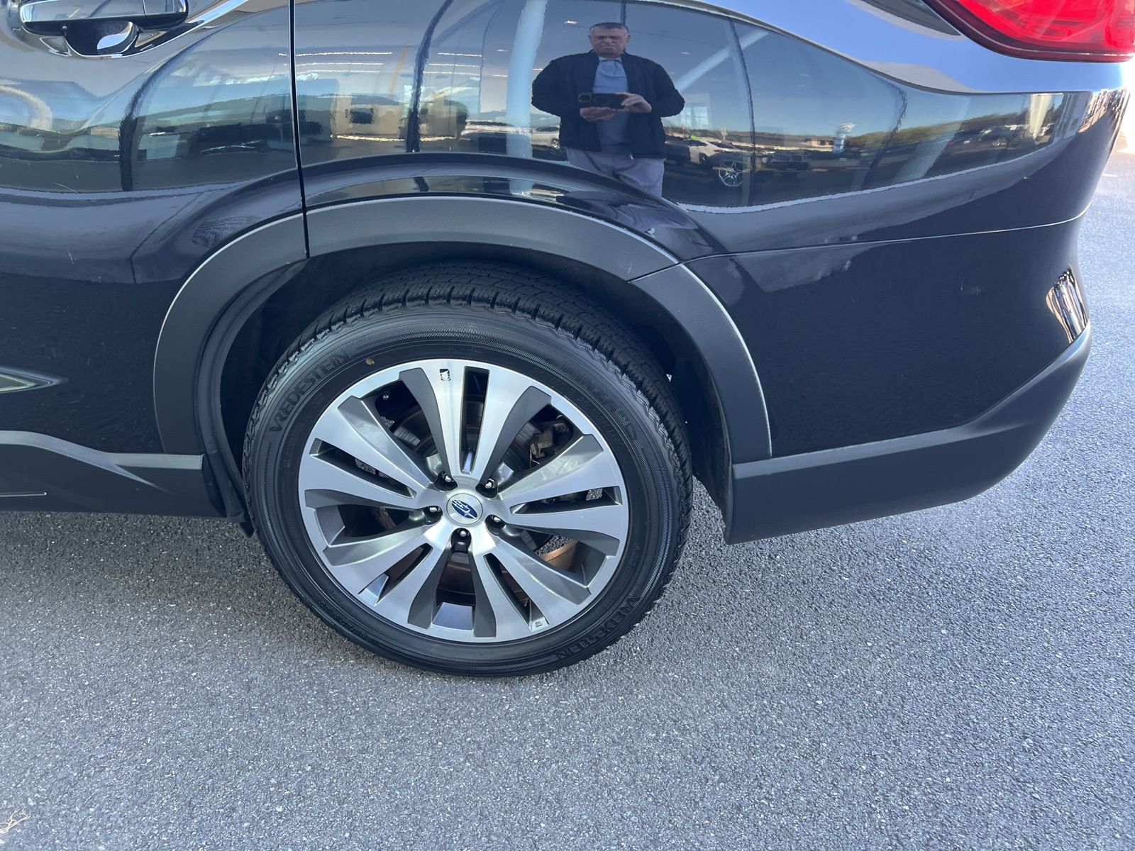 View vehicle photo 4