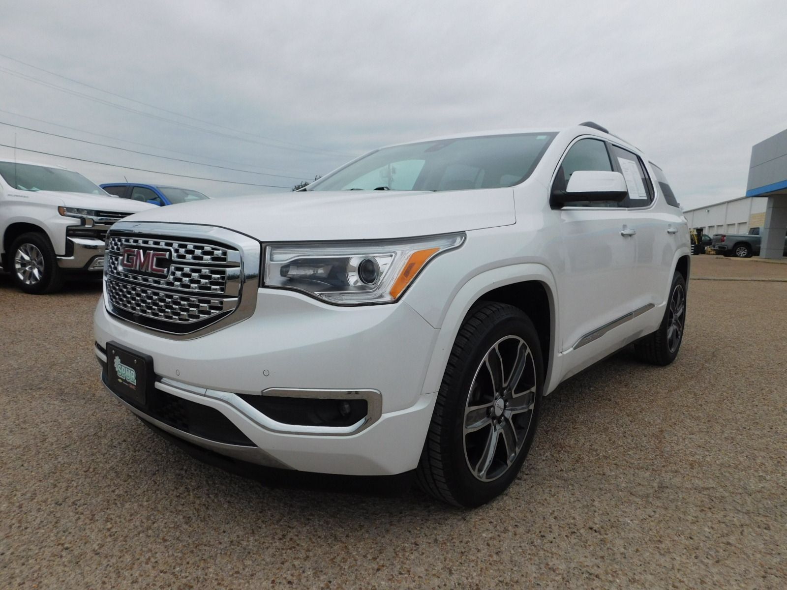 2017 GMC Acadia Denali 4