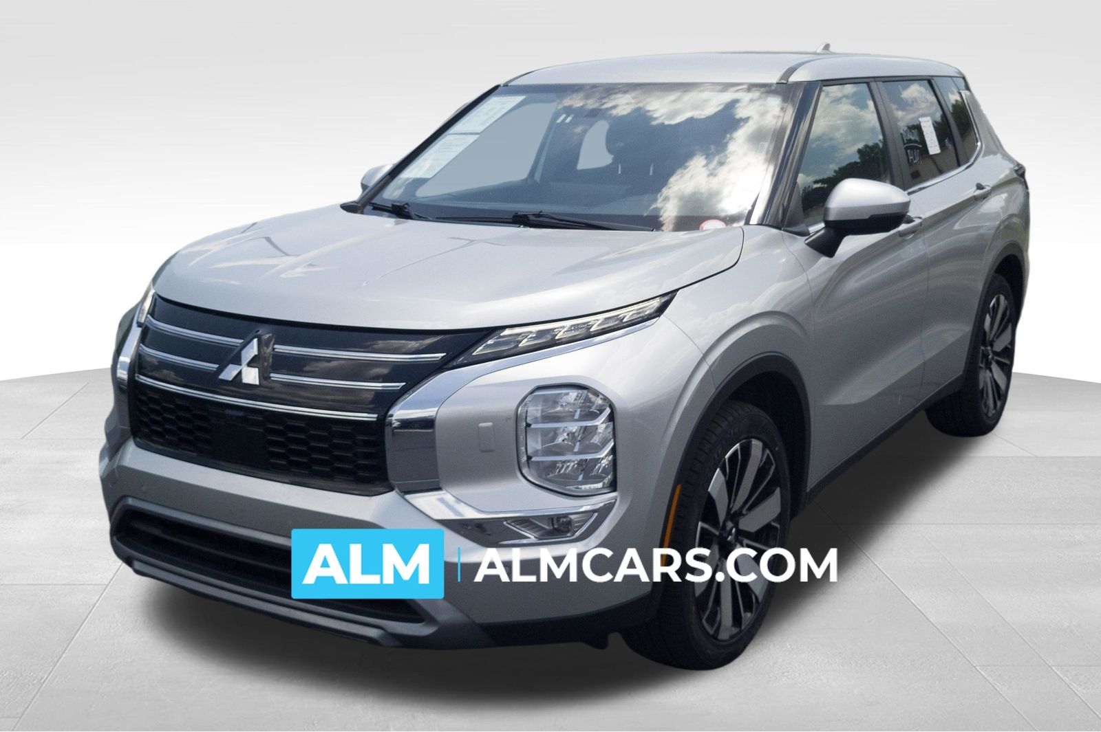 2025 Mitsubishi Outlander SE S-AWC's photo
