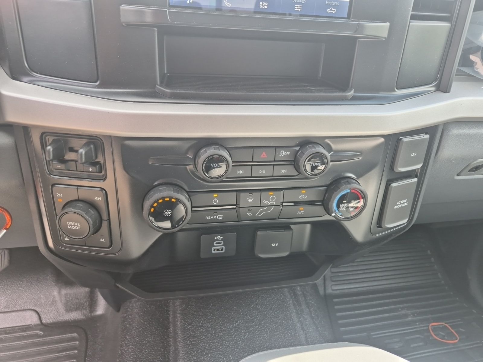 New 2026 Oxford White Ford XL SERVICE BODY image 13