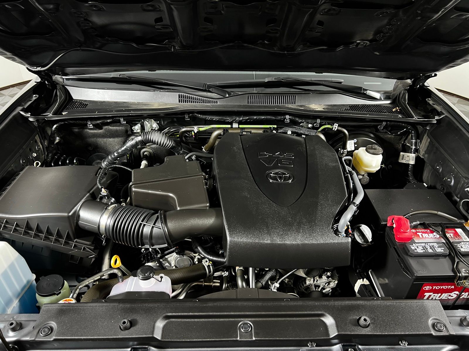 Thumbnail: 2023 Toyota Tacoma - 9