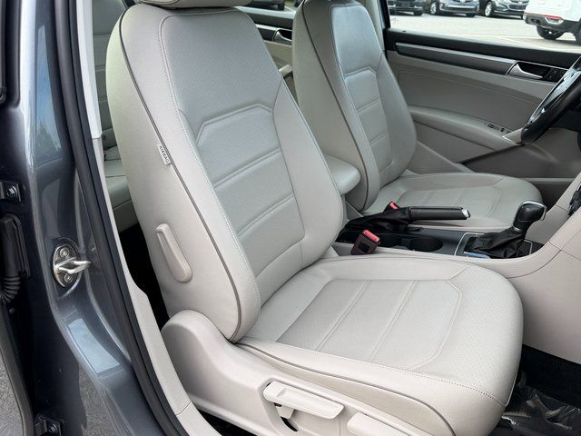Used 2018 Gray Volkswagen 2.0T R-Line image 27