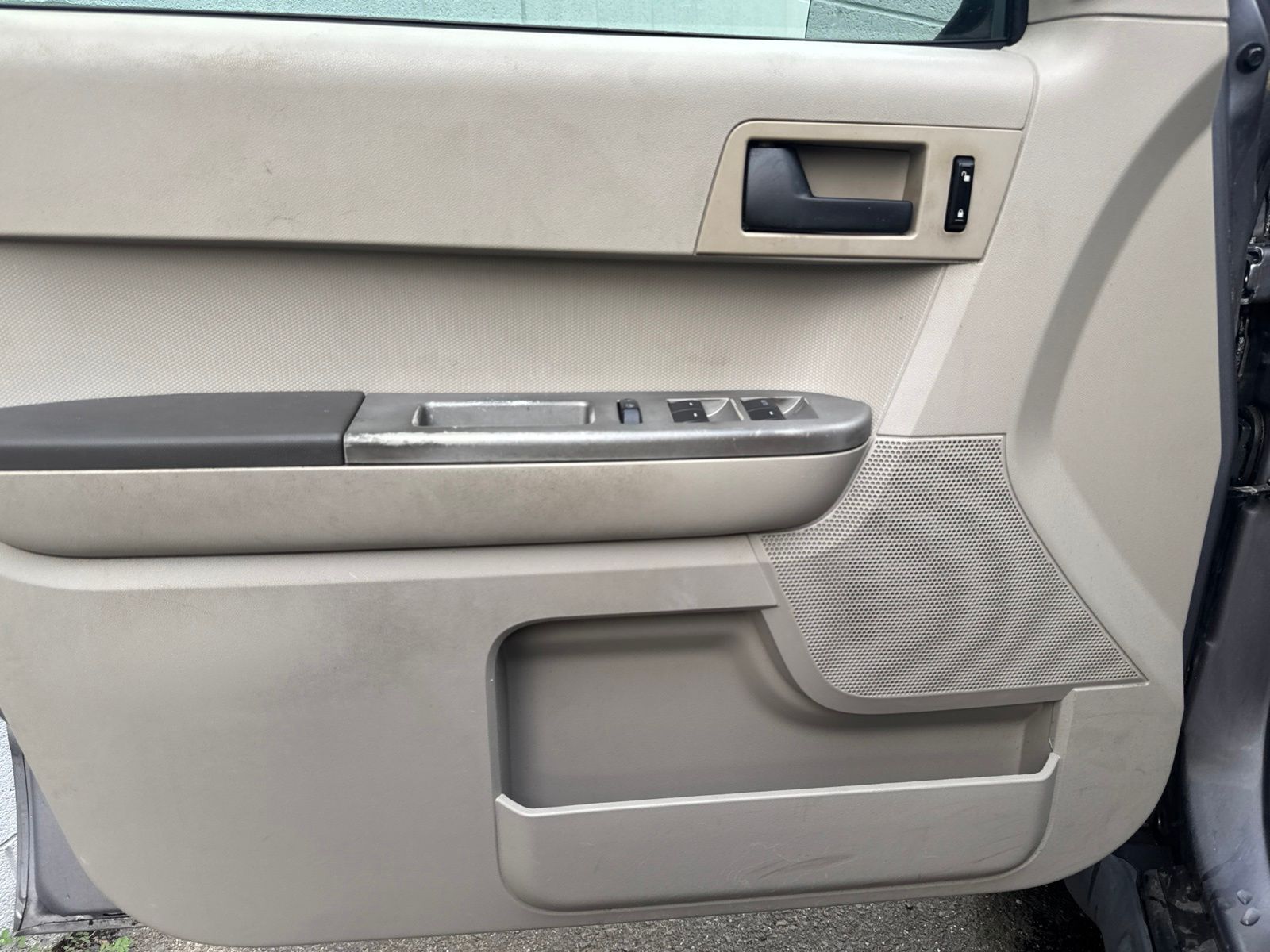 Used 2008 Gray Ford Hybrid image 21