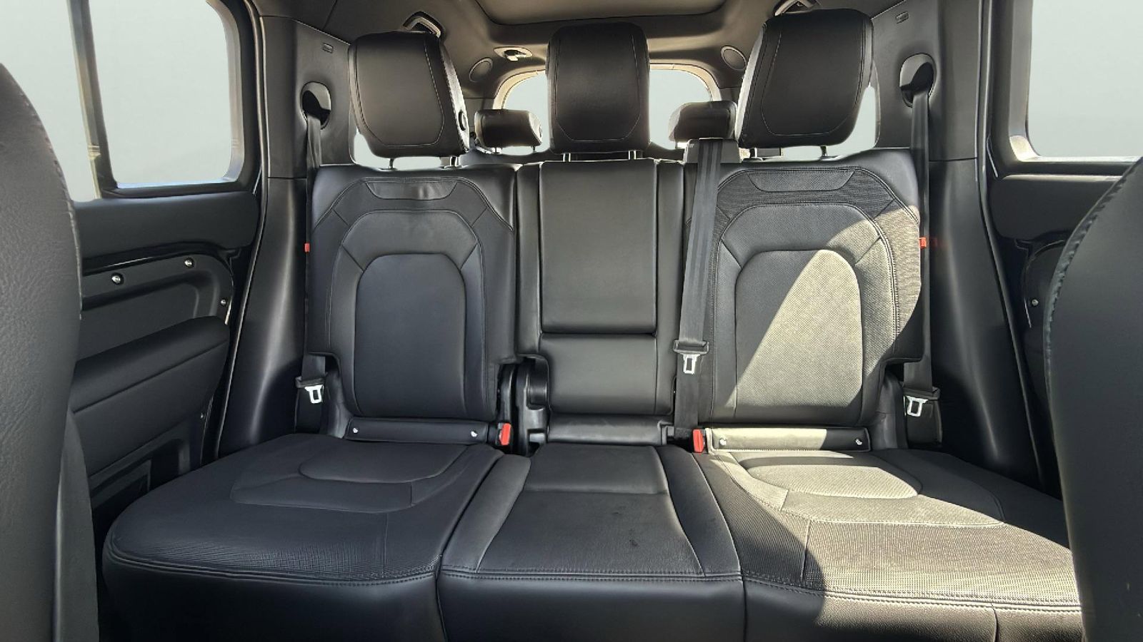 Used Car 2024 Land Rover Defender 130  X-dynamic Se For Sale Under $80,000 In Austin, Texas