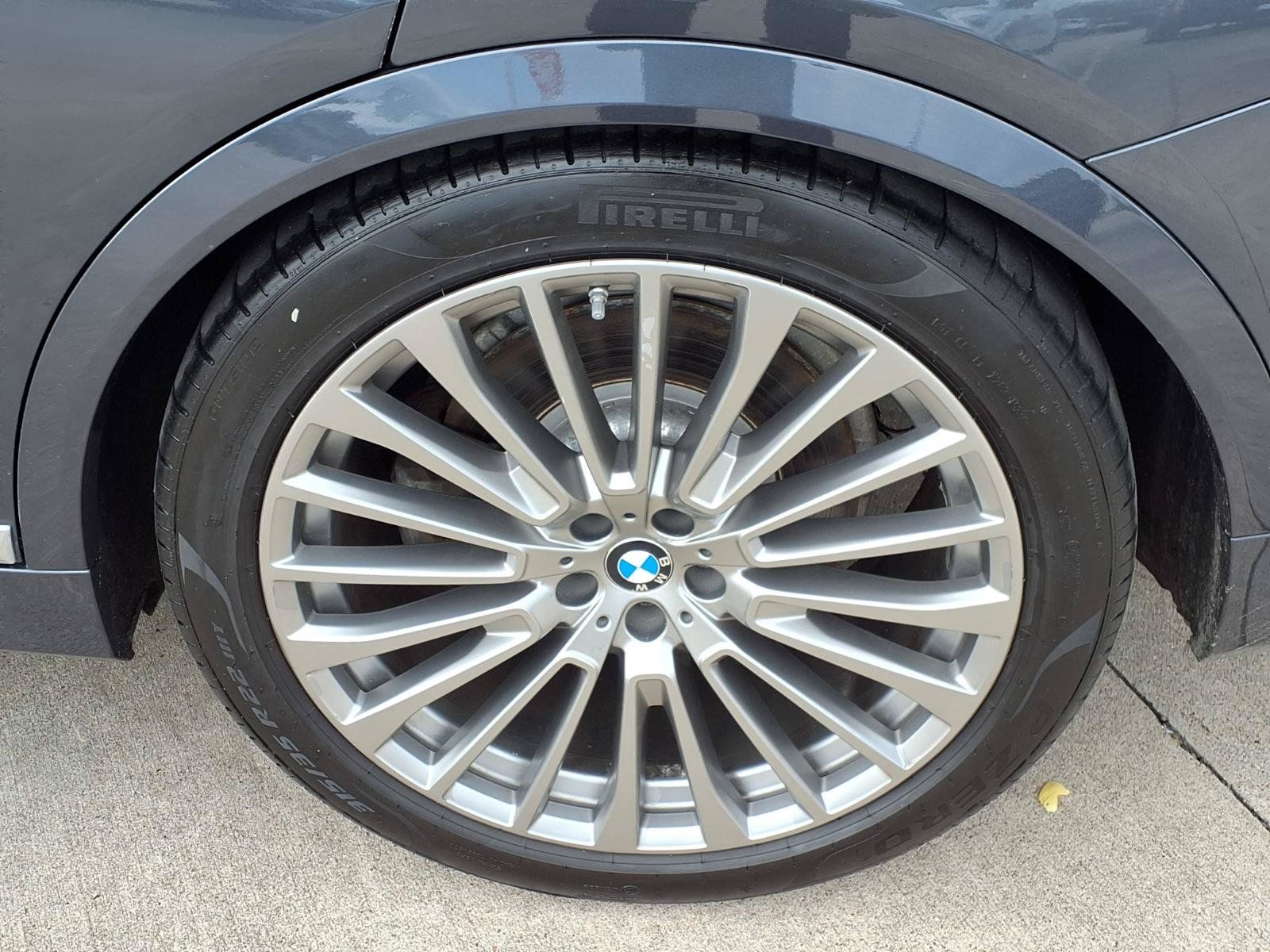 2019 BMW X7 xDrive50i - 9