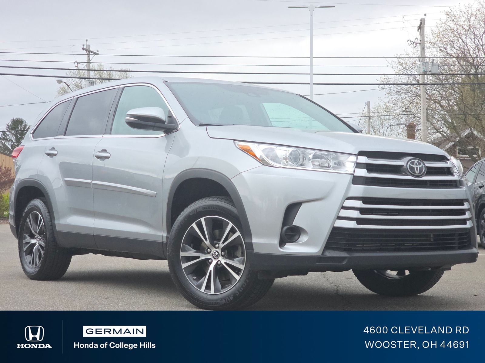 Celestial Silver Metallic 2019 Toyota Highlander LE FWD SUV / Crossover Front-Wheel Drive 6-Speed Automatic