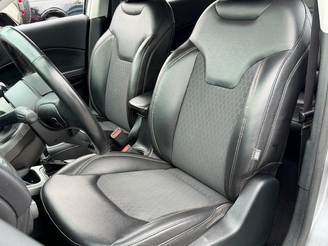 Used 2019 Billet Silver Metallic Jeep Latitude image 32
