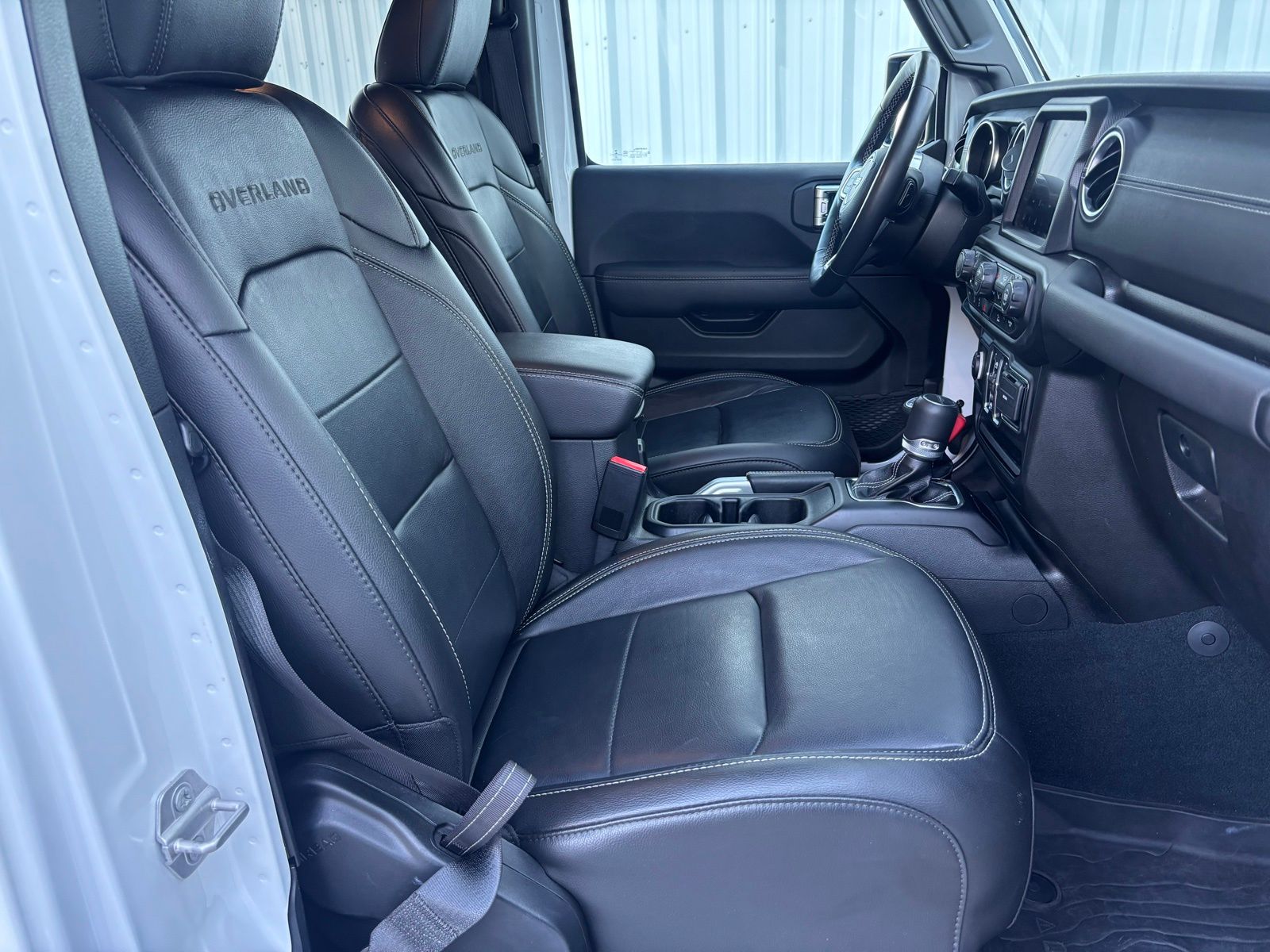 Used Car 2022 Jeep Gladiator  Overland For Sale Under $35,000 In Austin, Texas