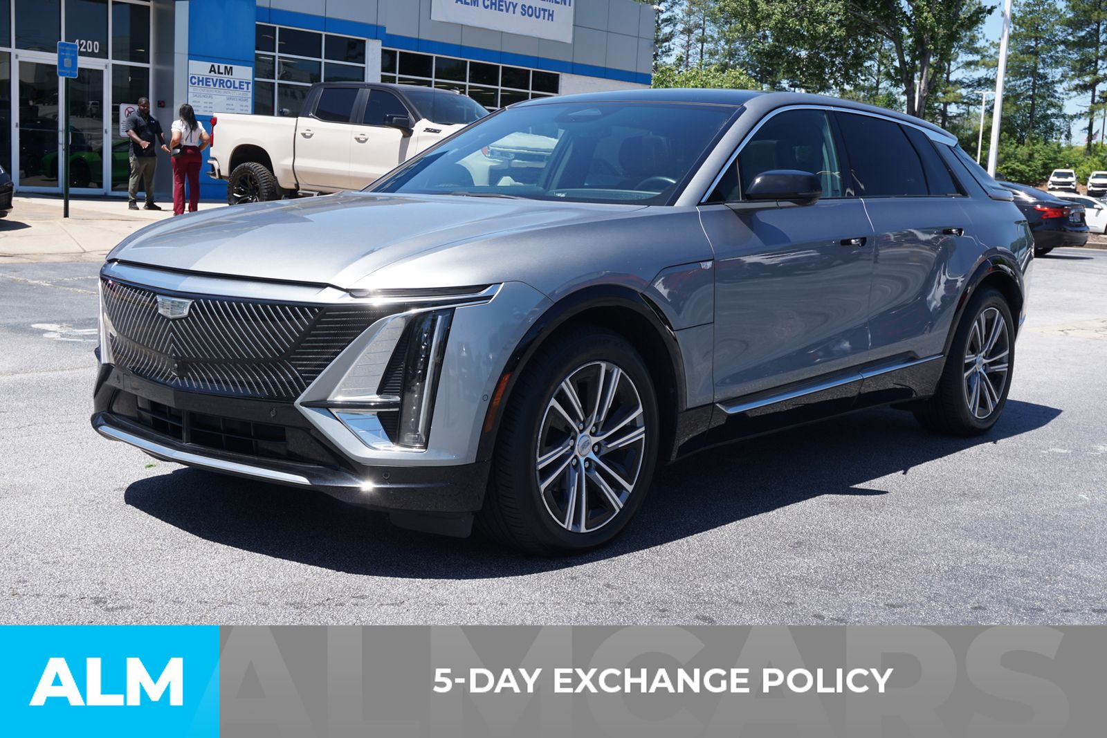 Used 2024 Silver Cadillac Luxury image 5