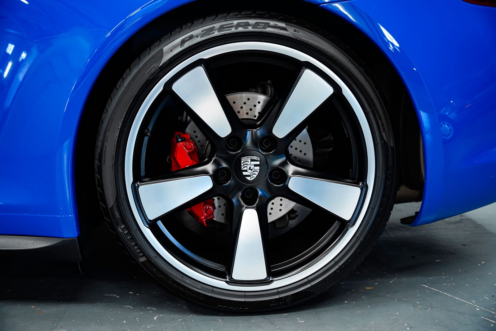 2016 Porsche 911 Carrera GTS — photo 50