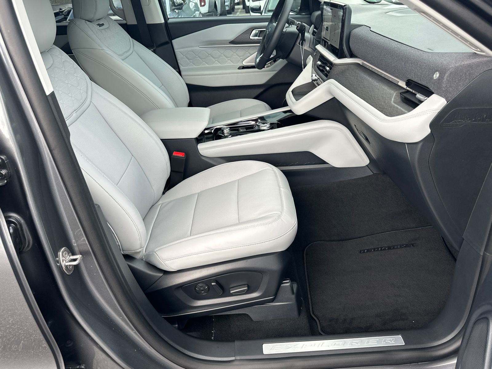 New 2026 Carbonized Gray Metallic Ford Platinum™ image 14