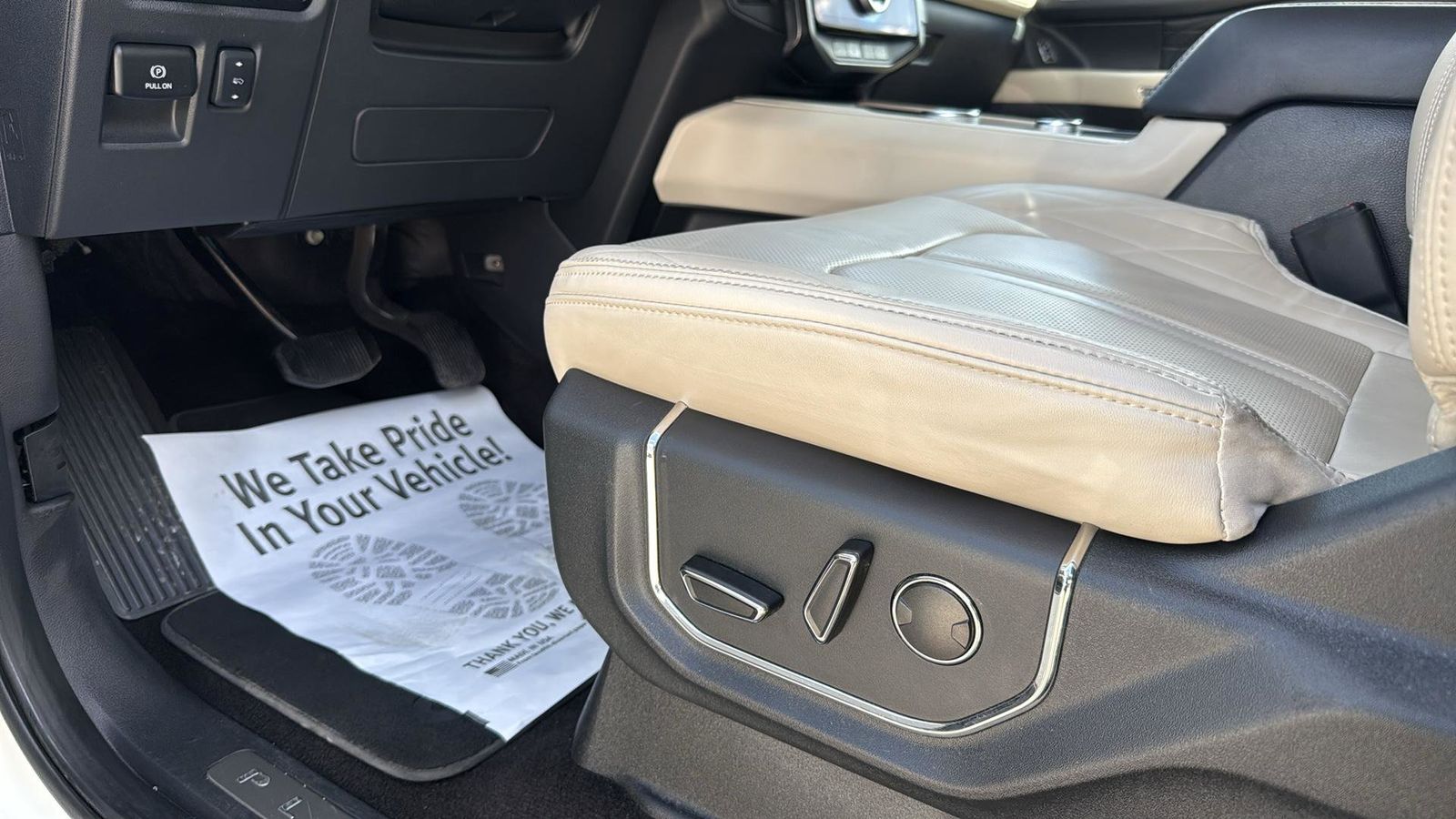 Used Car 2023 Ford Expedition Max  Platinum For Sale Under $60,000 In Austin, Texas