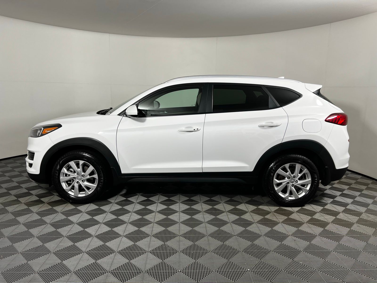 Thumbnail: 2020 Hyundai Tucson - 8