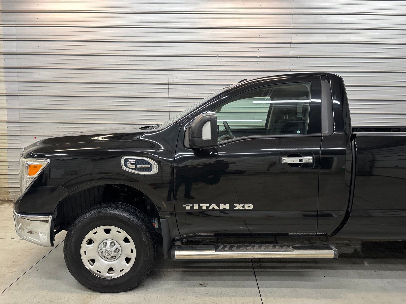 Photo 3 of 2017 Nissan Titan XD SV