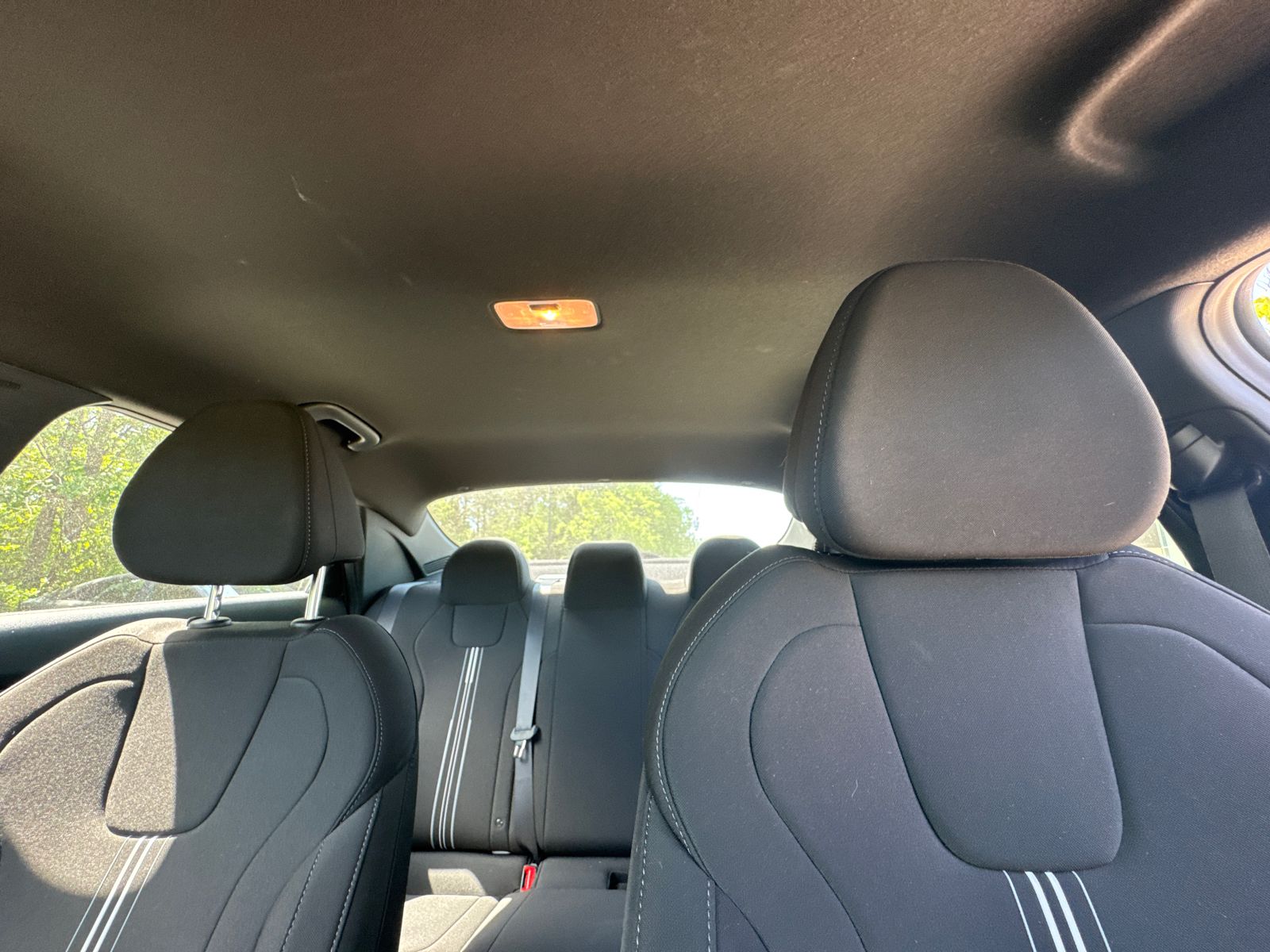 Used 2025 White Hyundai SEL Sport image 31