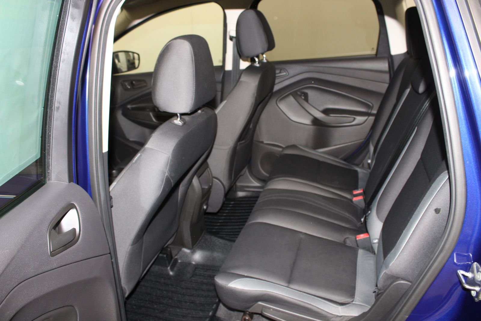 Used 2016 Blue Ford S image 8