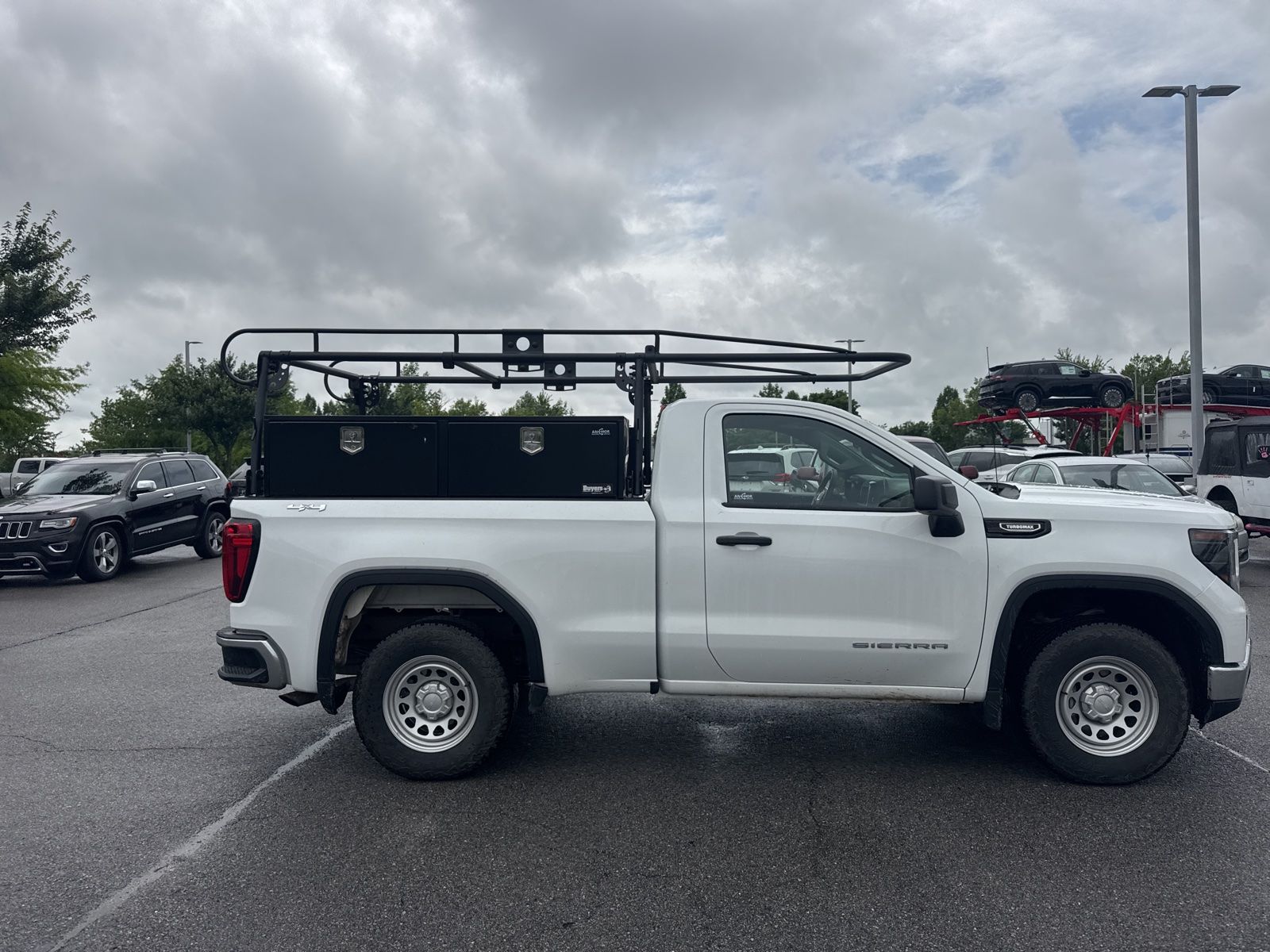 View vehicle photo 4